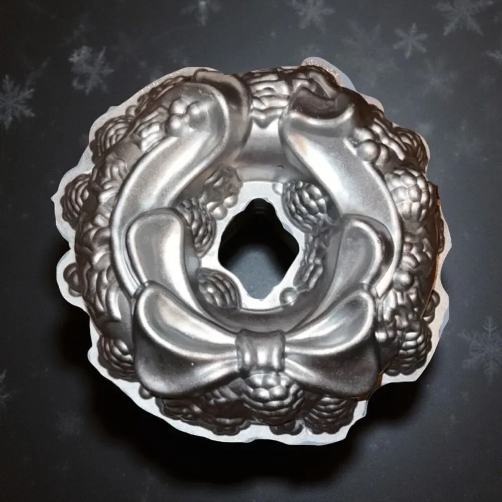 Nordic Ware Holiday Wreath Silver Cake Pan